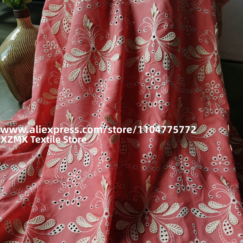 Vintage Sewing Textile - Rode stof met 3D-bloemenborduurwerk, uitgesneden textiel,